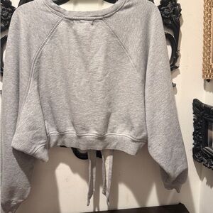 Stylish Gray Women's Cropped Sweatshirt